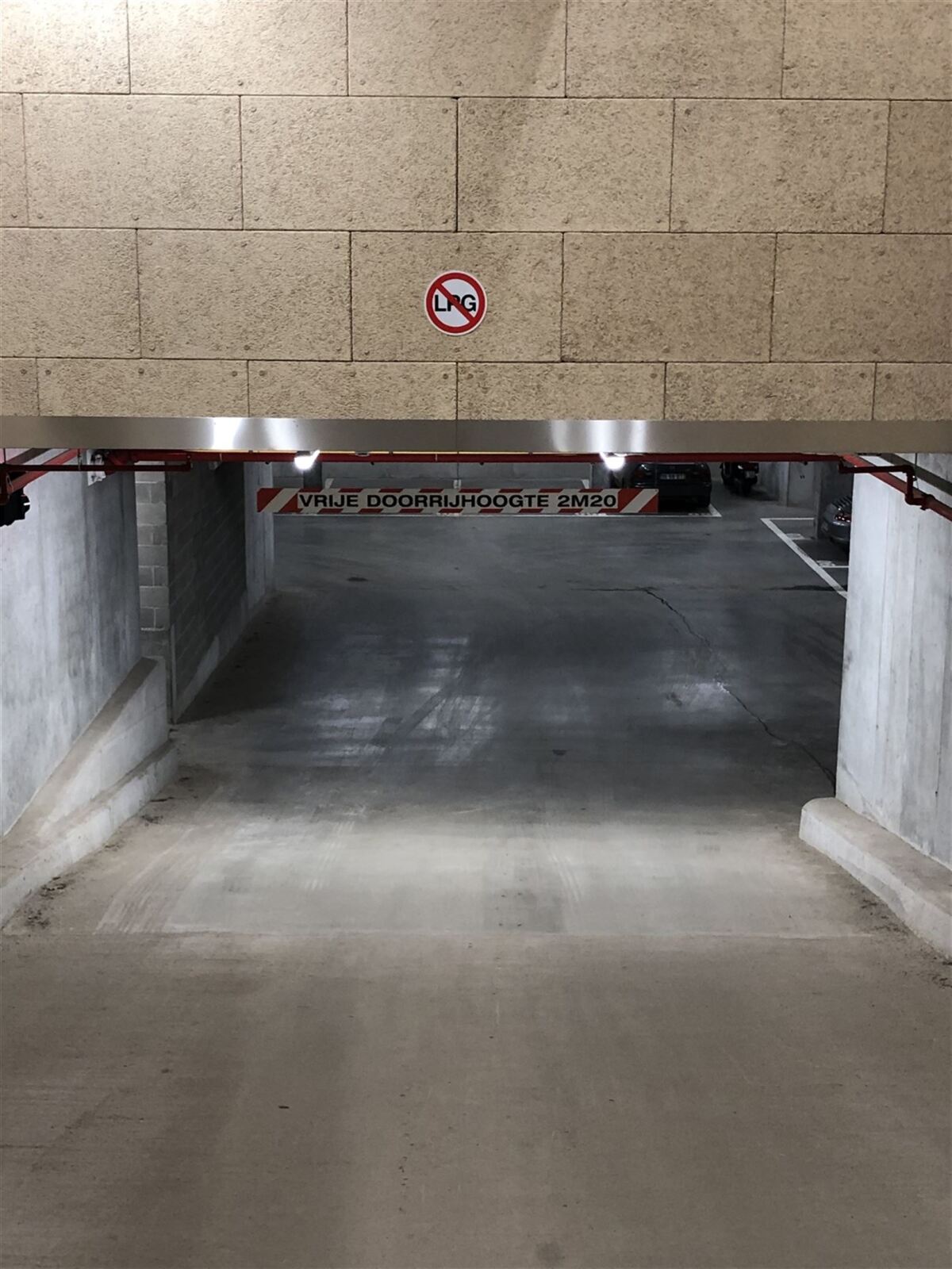 6953 3