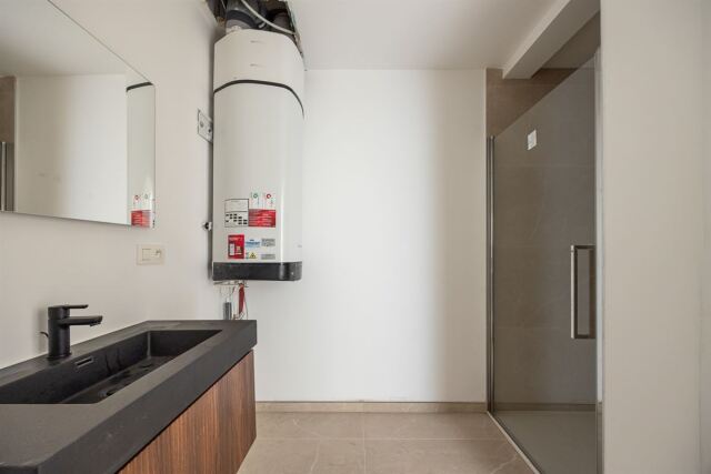 8215 8